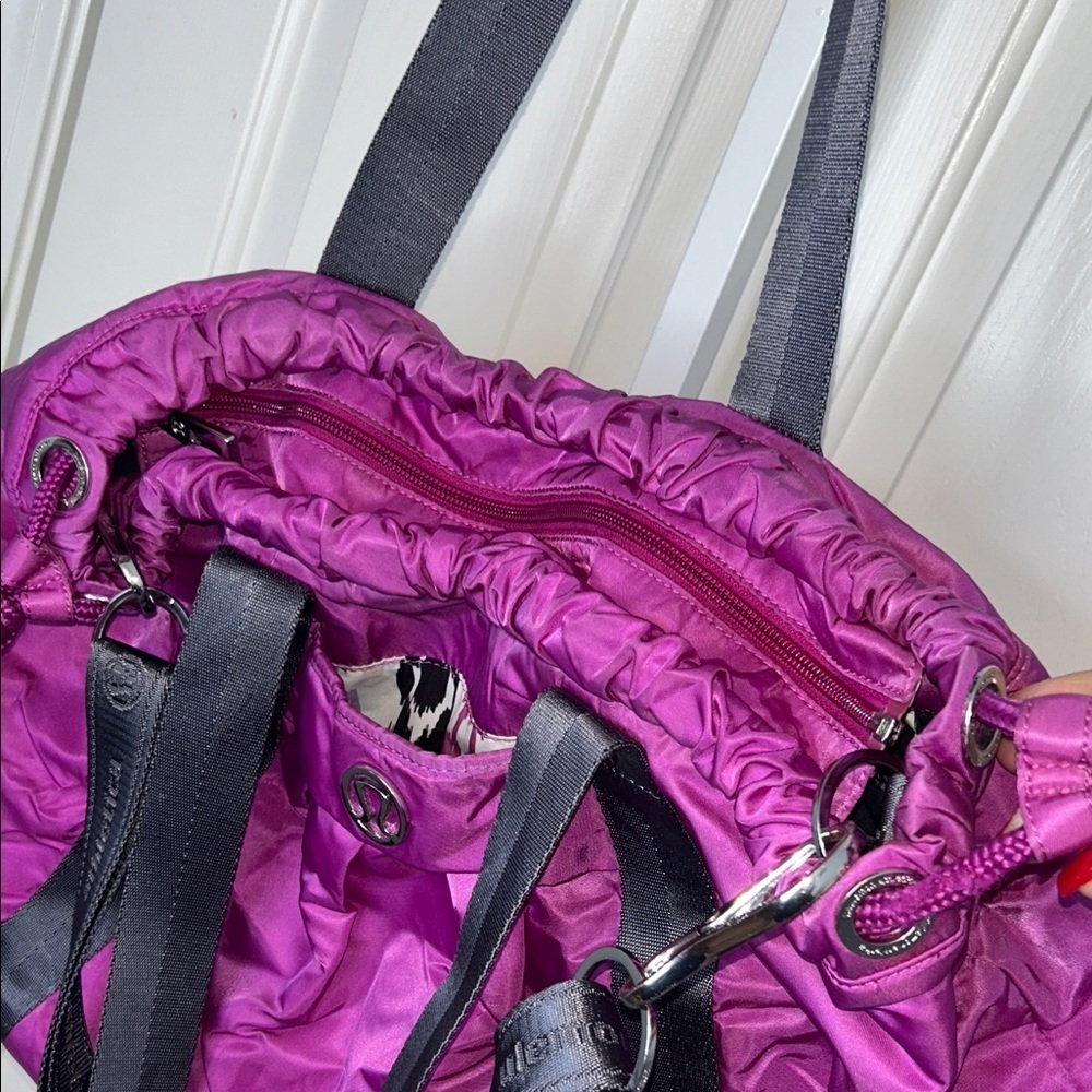 lululemon Effortless Bag Yoga Tote Laptop Neon Purple Nylon - Picture 5 of 17